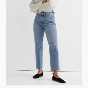 H&M Mom Jeans- light wash! Size 4!